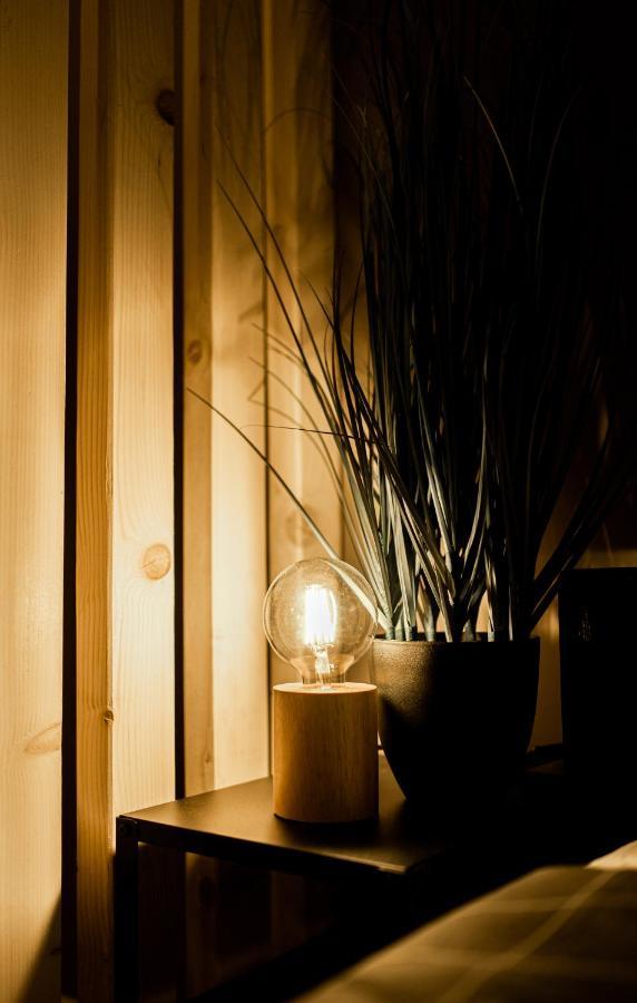 Apartment Black Velvet *