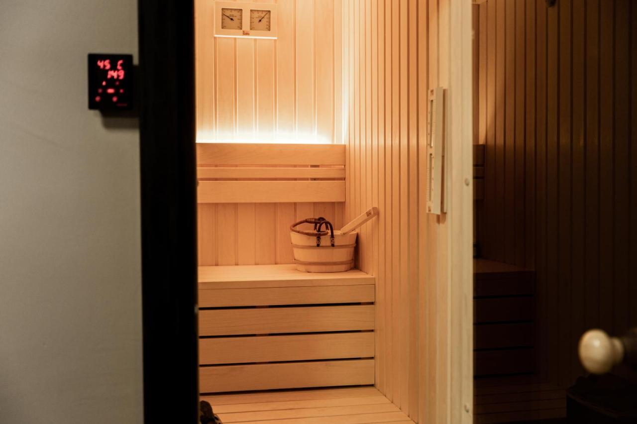 Black Velvet Apartment Sisak